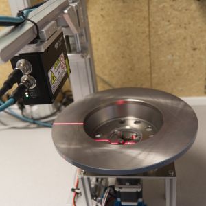 Optische Inspektion Bremsscheiben mit Z-Trak Profilsensor